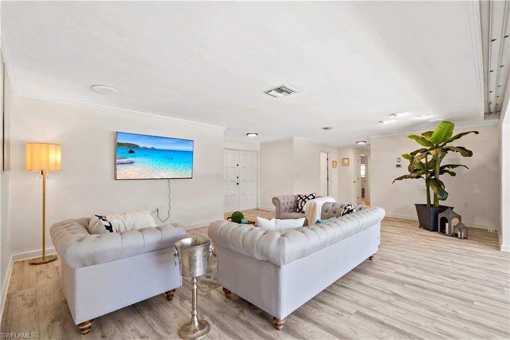 AQUALANE SHORES - Residential Lease