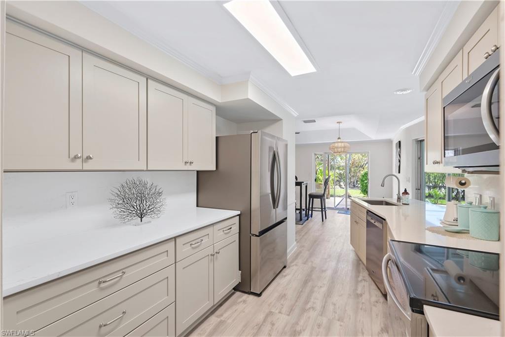 AQUALANE SHORES - Residential Lease