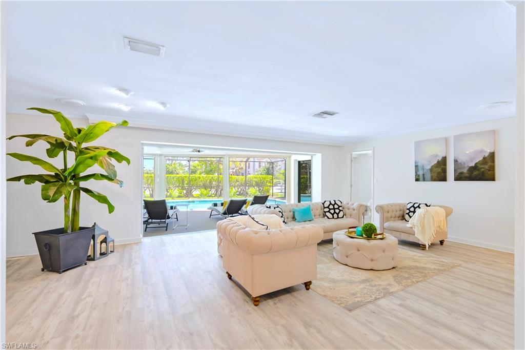 AQUALANE SHORES - Residential Lease