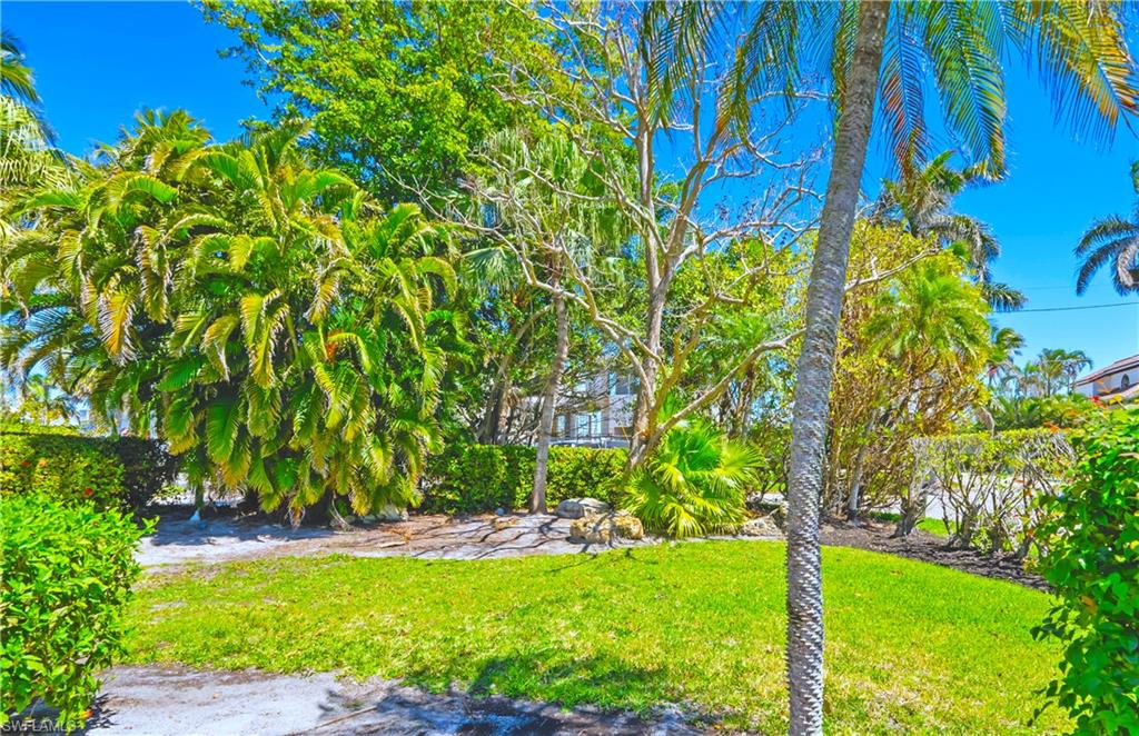 AQUALANE SHORES - Residential Lease