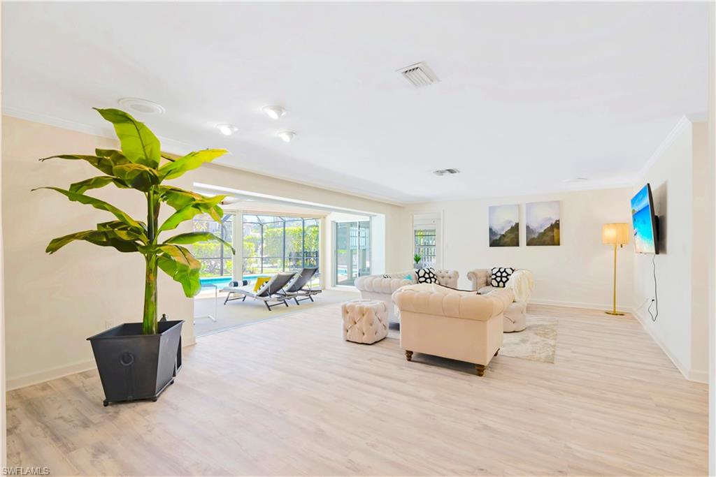 AQUALANE SHORES - Residential Lease