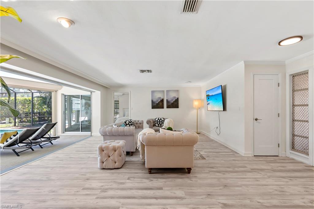 AQUALANE SHORES - Residential Lease