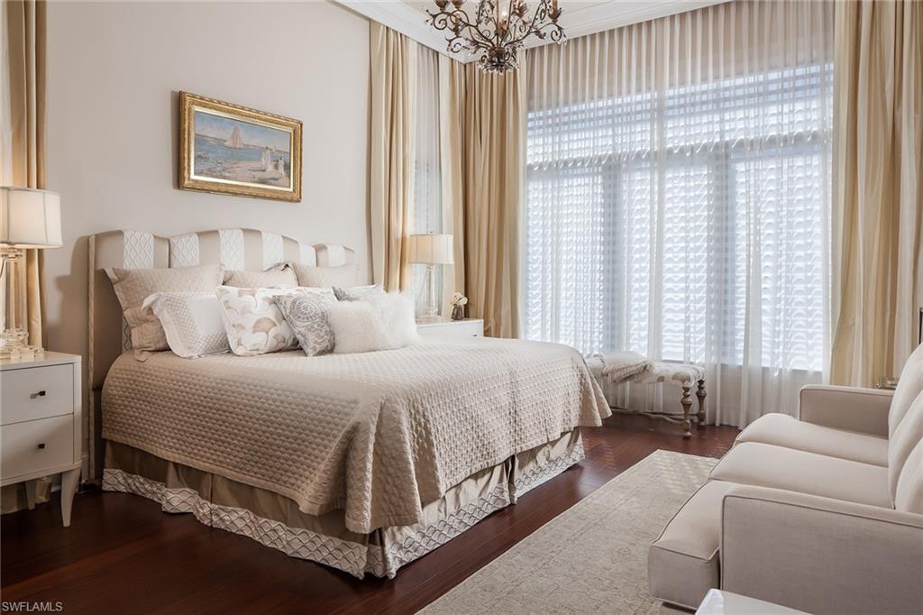 TRADITIONS - Residential