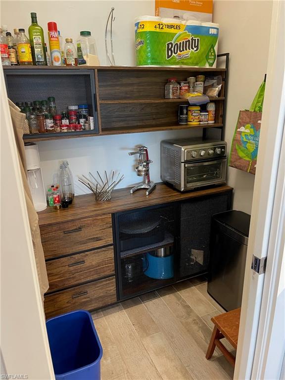 HALLENDALE - Residential Lease