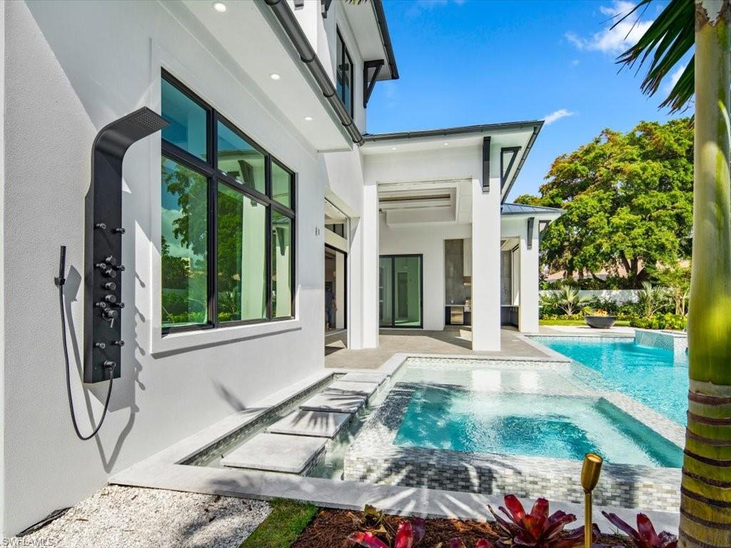 PINECREST AT PELICAN BAY - Residential