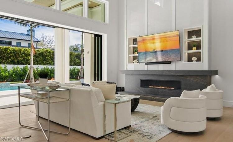 PINECREST AT PELICAN BAY - Residential