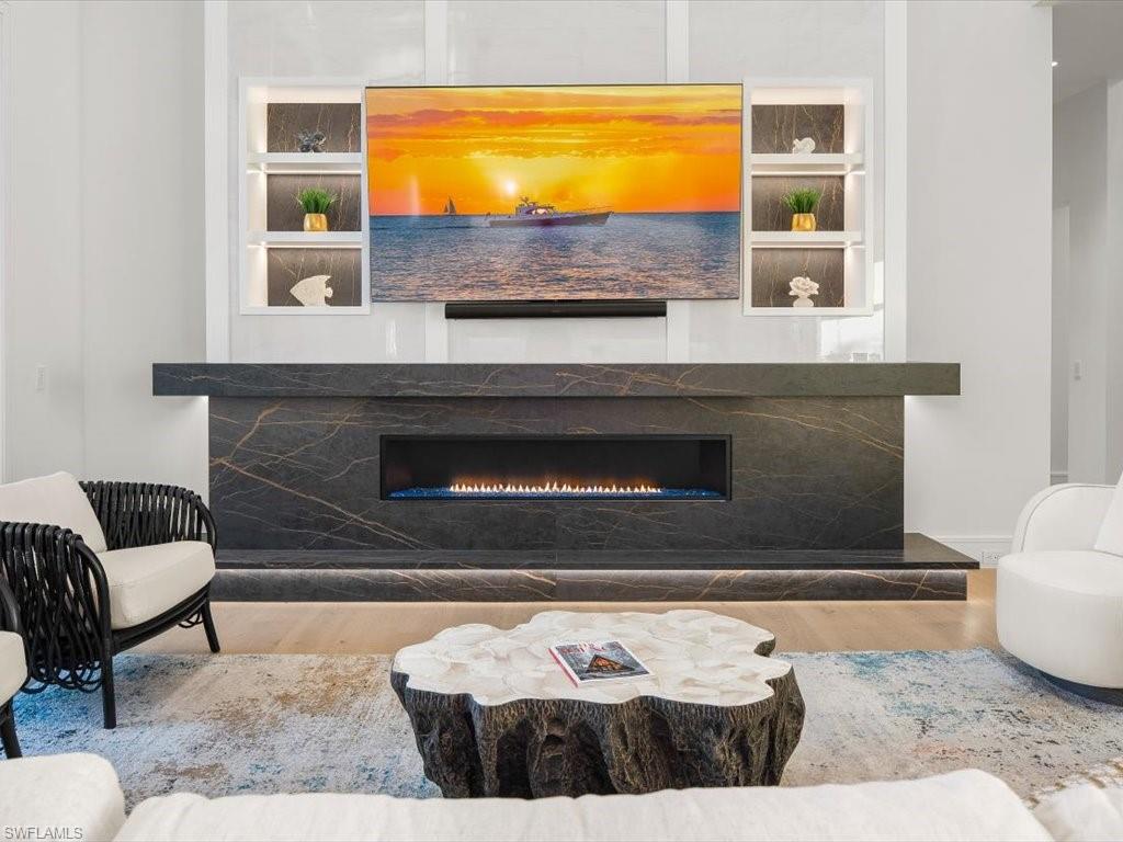 PINECREST AT PELICAN BAY - Residential