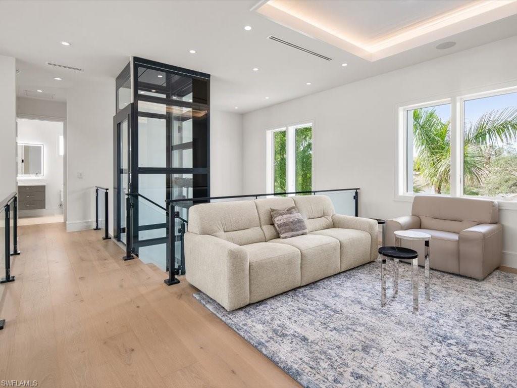 PINECREST AT PELICAN BAY - Residential