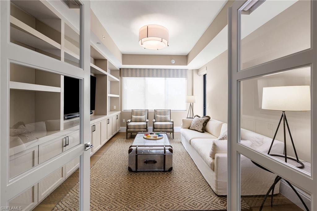 QUATTRO AT NAPLES SQUARE - Residential