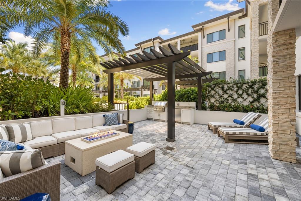 QUATTRO AT NAPLES SQUARE - Residential
