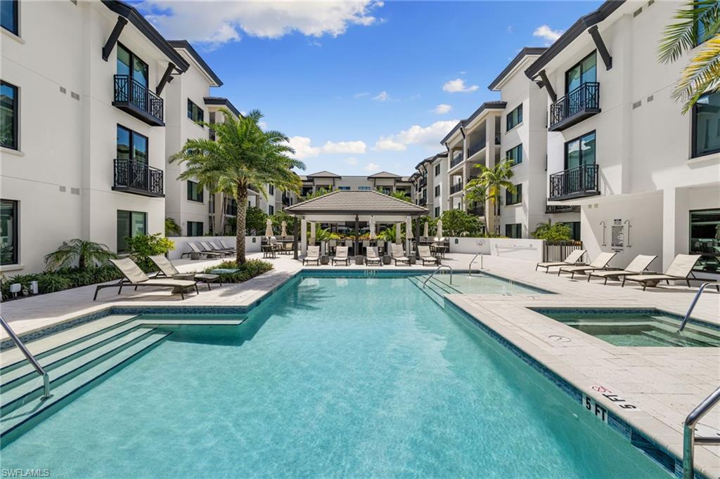 QUATTRO AT NAPLES SQUARE - Residential