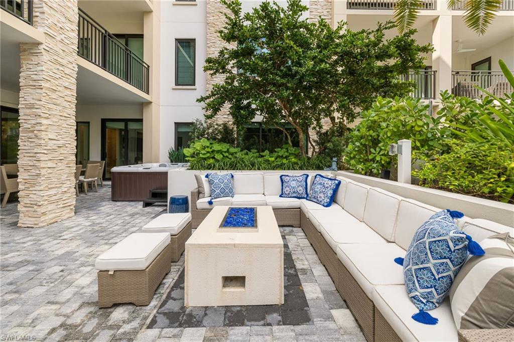 QUATTRO AT NAPLES SQUARE - Residential