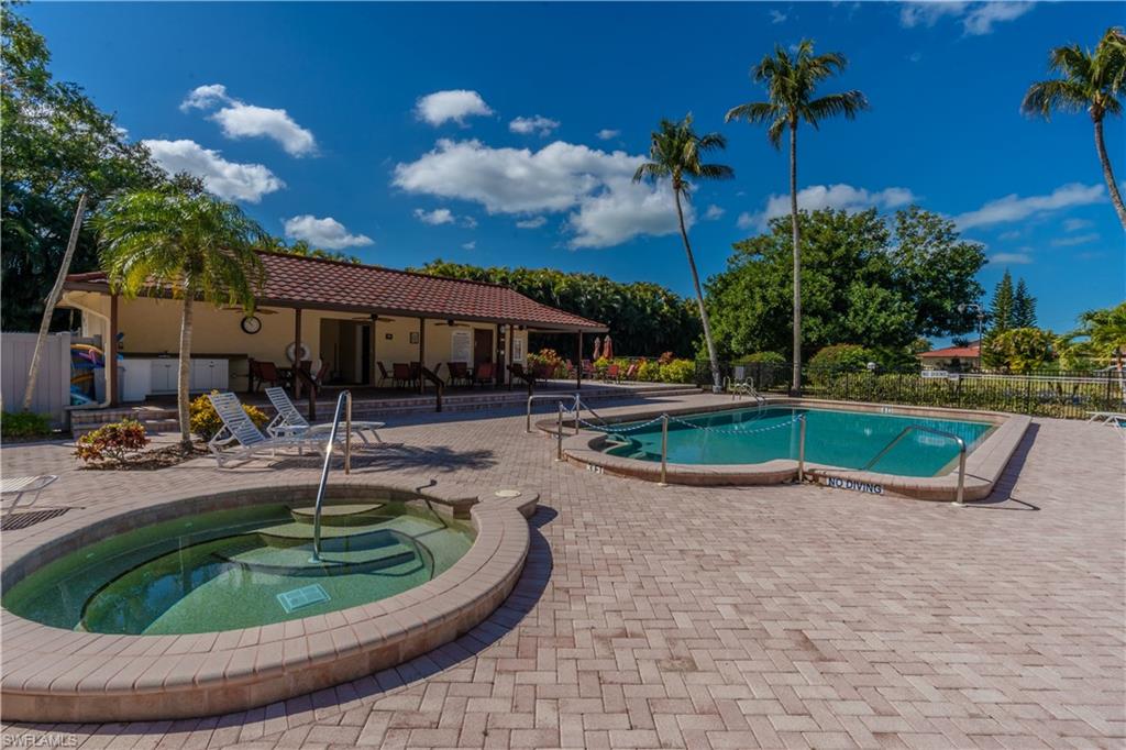 BOCA CIEGA MANOR - Residential