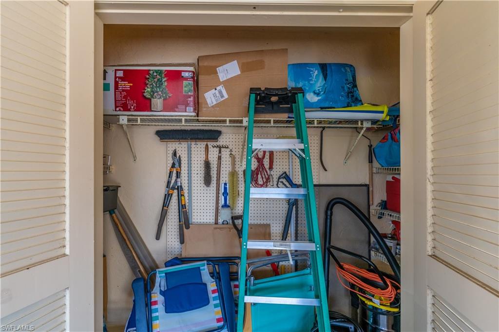 BOCA CIEGA MANOR - Residential