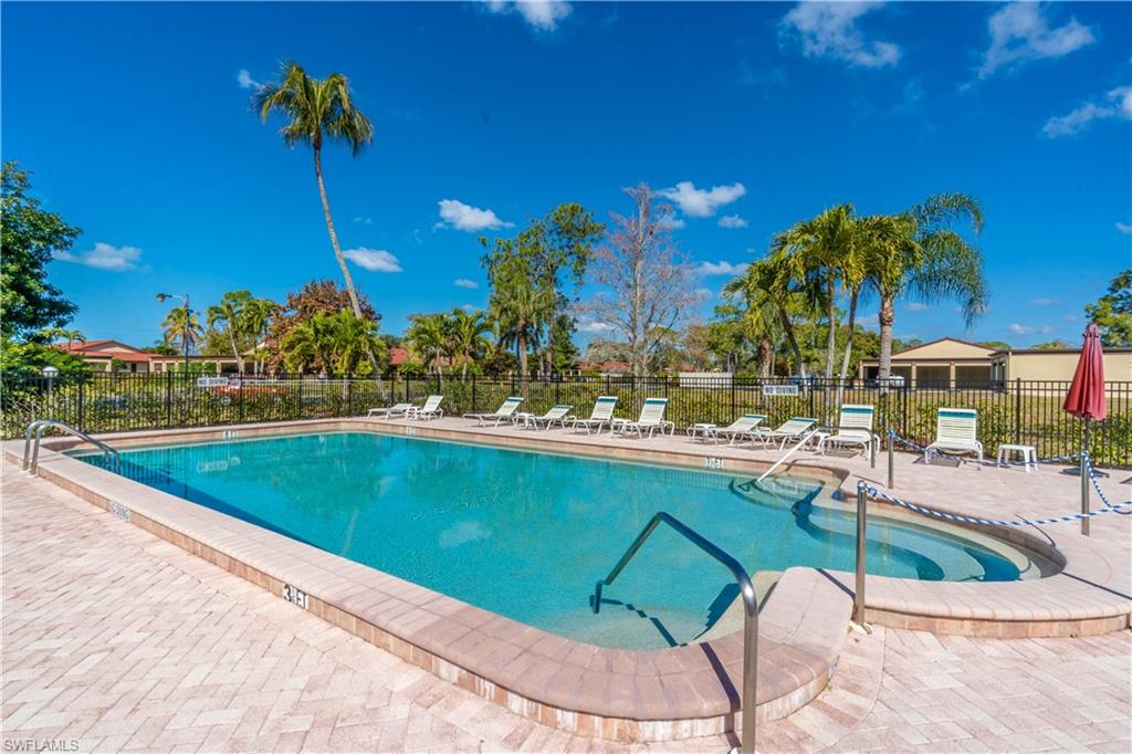 BOCA CIEGA MANOR - Residential