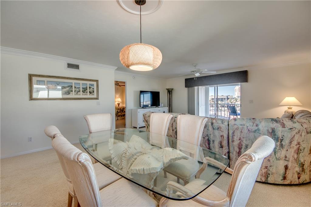 ROYAL PELICAN TOWNHOUSE - Residential