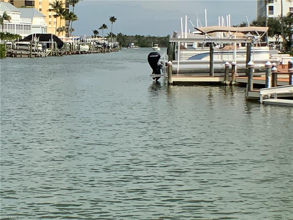 ROYAL PELICAN TOWNHOUSE - Residential