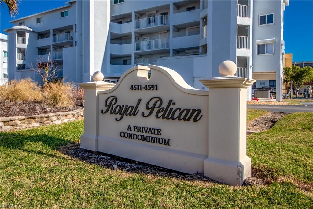 ROYAL PELICAN TOWNHOUSE - Residential