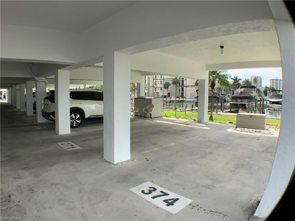 ROYAL PELICAN TOWNHOUSE - Residential