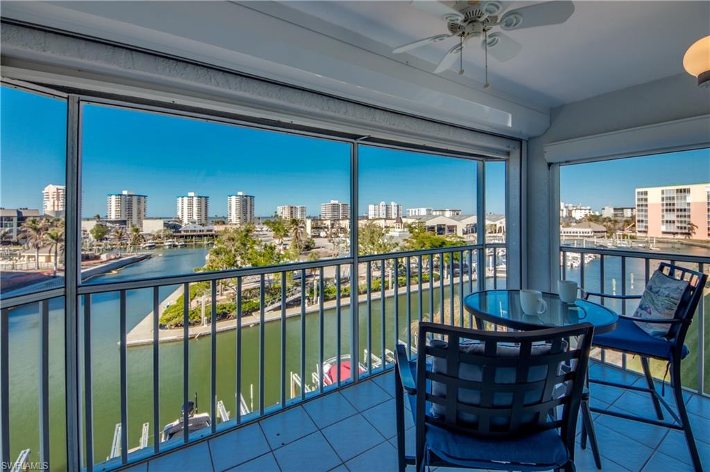 ROYAL PELICAN TOWNHOUSE - Residential