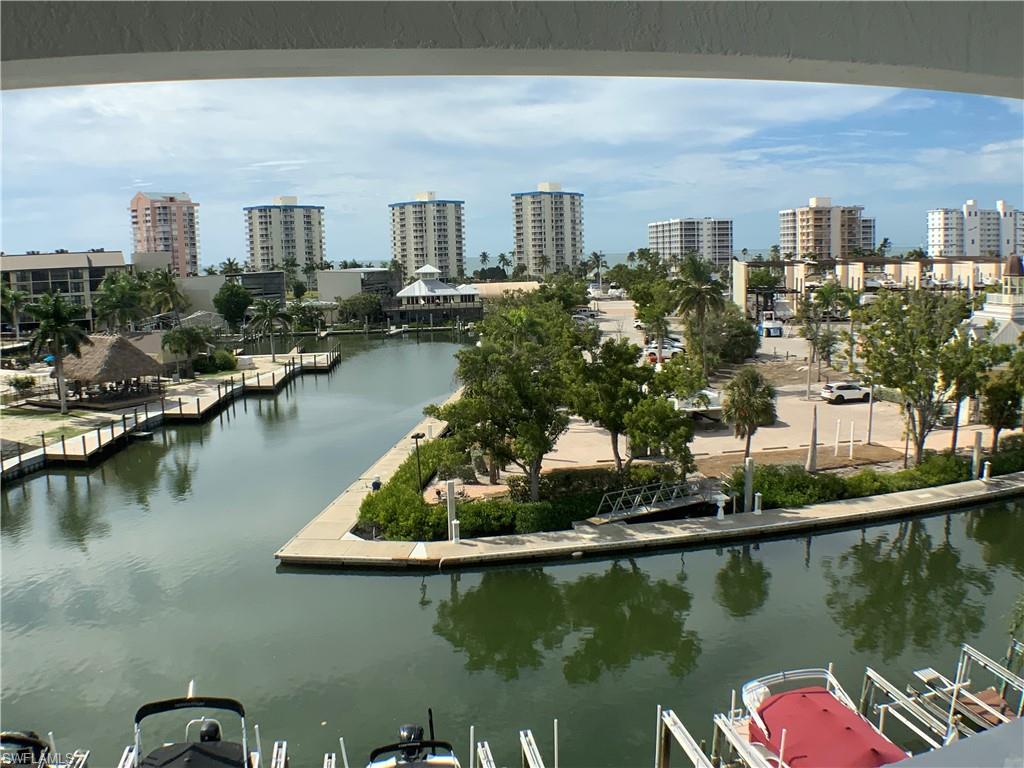 ROYAL PELICAN TOWNHOUSE - Residential