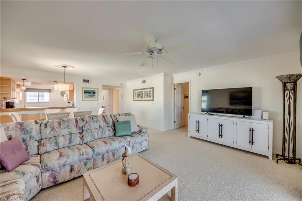 ROYAL PELICAN TOWNHOUSE - Residential