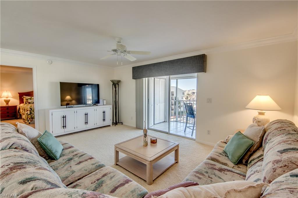 ROYAL PELICAN TOWNHOUSE - Residential