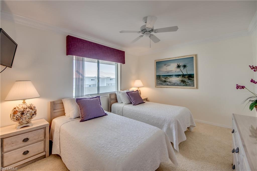 ROYAL PELICAN TOWNHOUSE - Residential