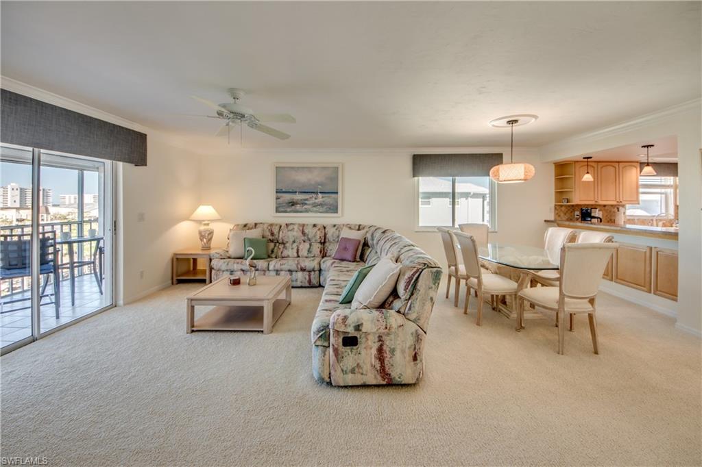 ROYAL PELICAN TOWNHOUSE - Residential