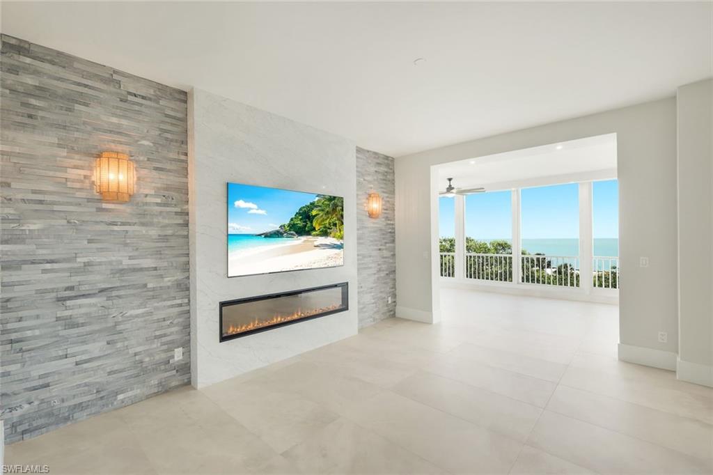 ROYAL MARCO POINT - Residential