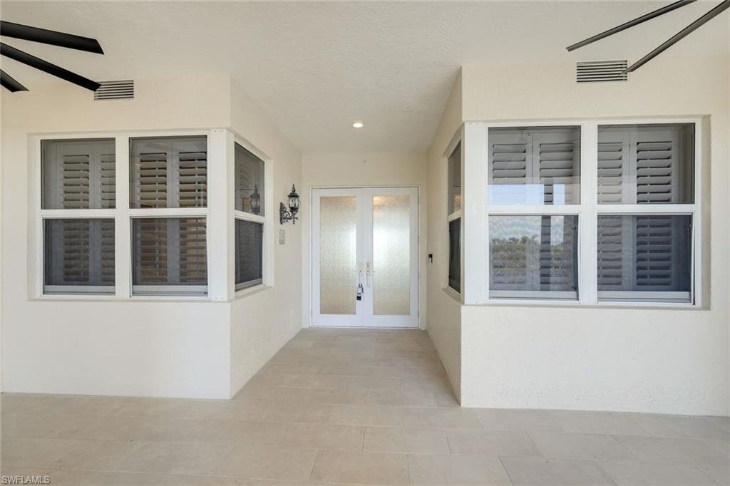 ROYAL MARCO POINT - Residential