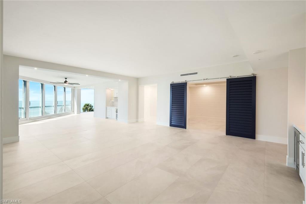 ROYAL MARCO POINT - Residential