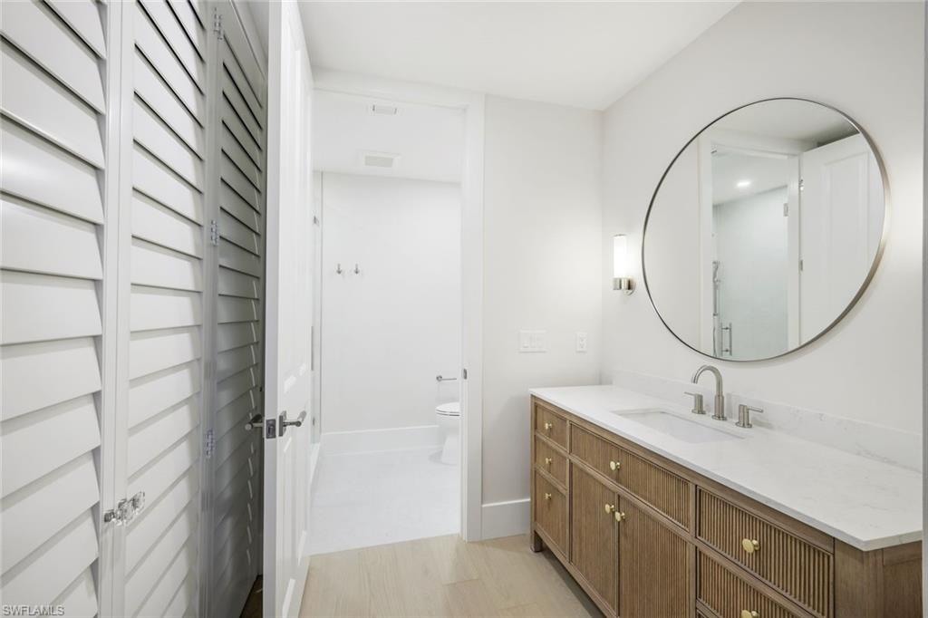 ROYAL MARCO POINT - Residential