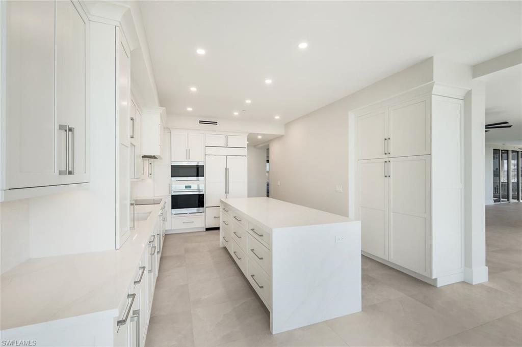 ROYAL MARCO POINT - Residential