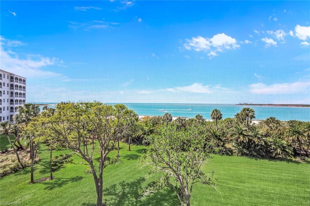 ROYAL MARCO POINT - Residential