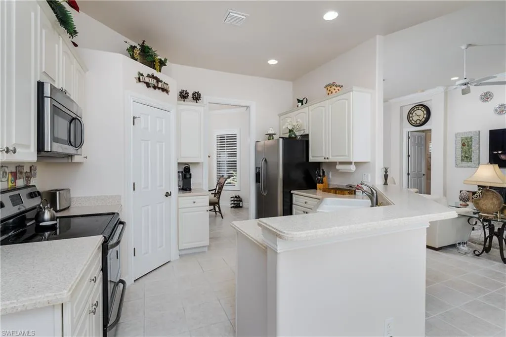 Naples, Florida 34113, United States, 3 Bedrooms Bedrooms, ,3 BathroomsBathrooms,Residential,Active,133728