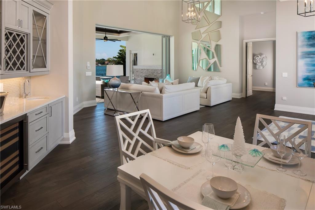 MARCO BEACH - Residential