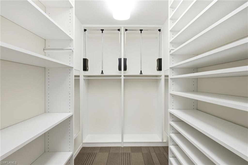 KINGS LAKE - Residential