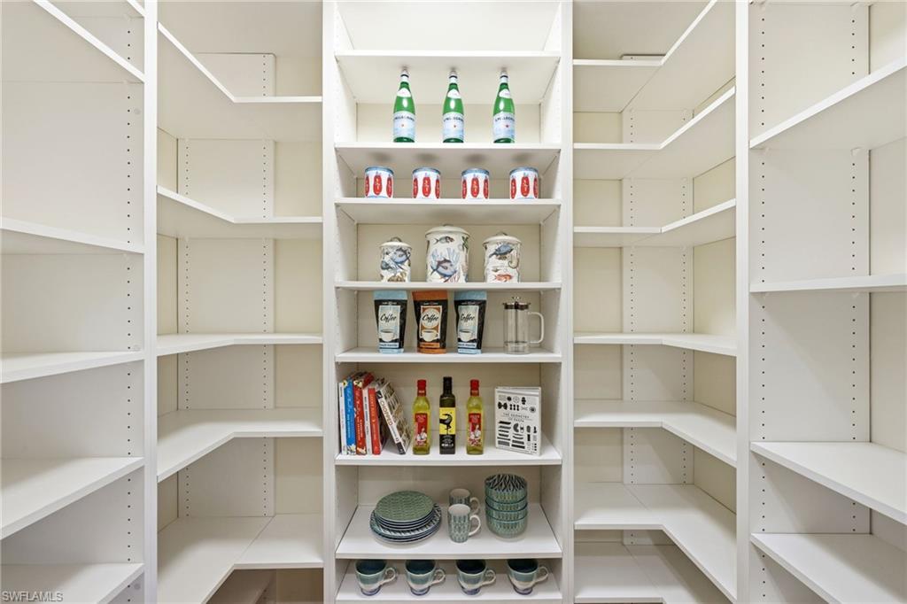 KINGS LAKE - Residential