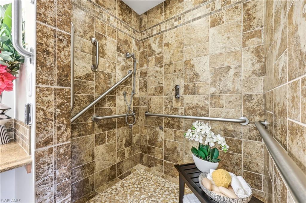 KINGS LAKE - Residential