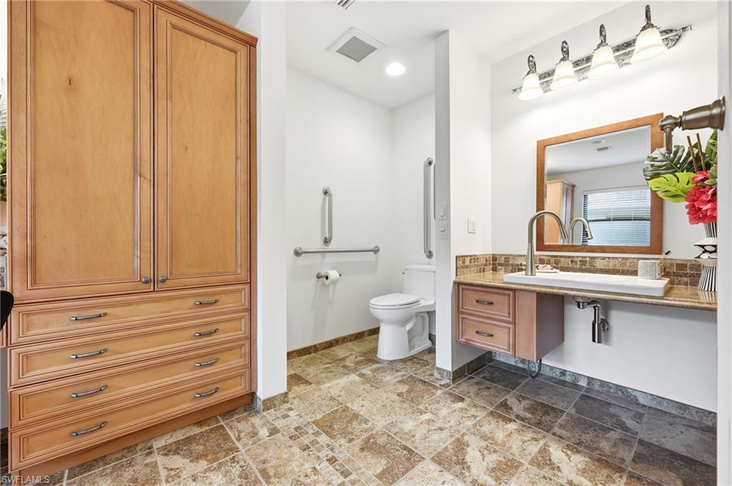 KINGS LAKE - Residential