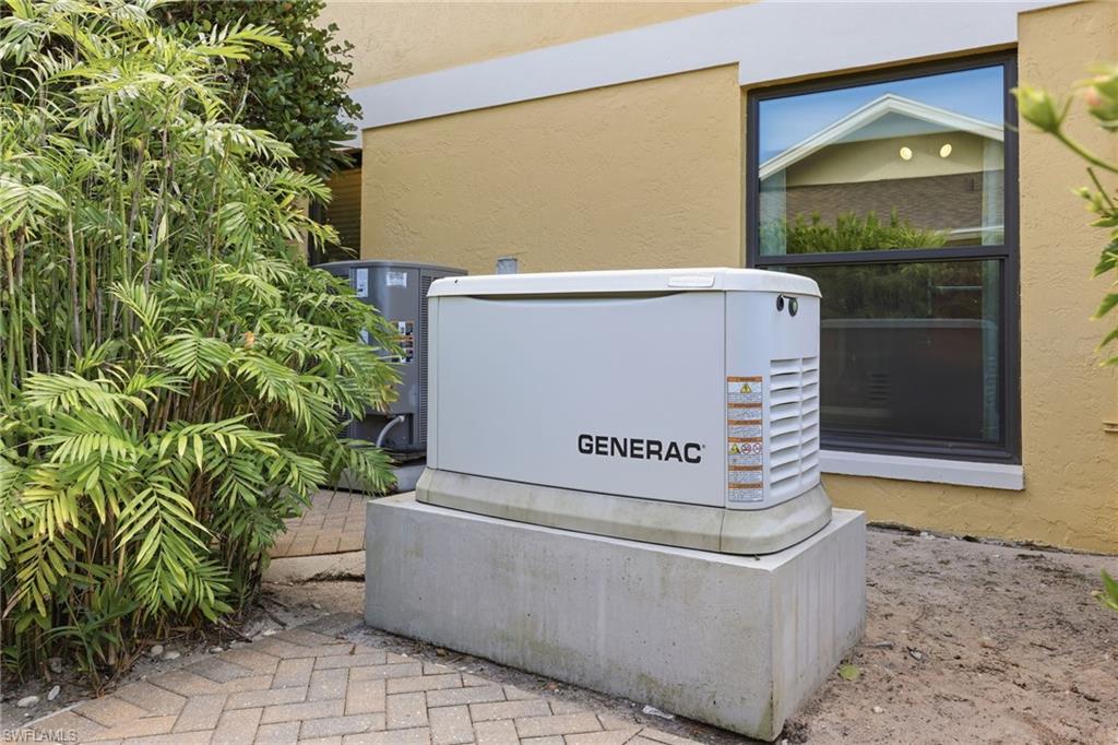 KINGS LAKE - Residential