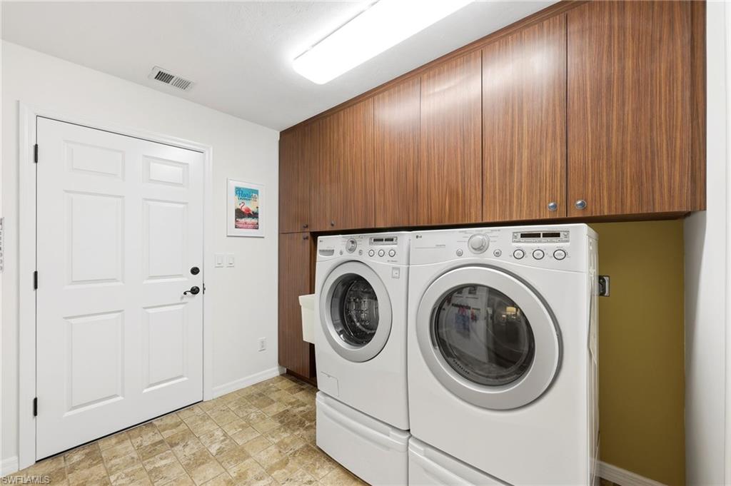 KINGS LAKE - Residential