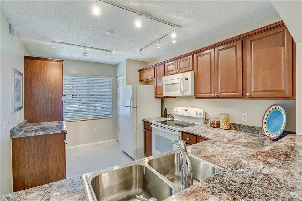 NAPLES SANDPIPER BAY CLUB - Residential