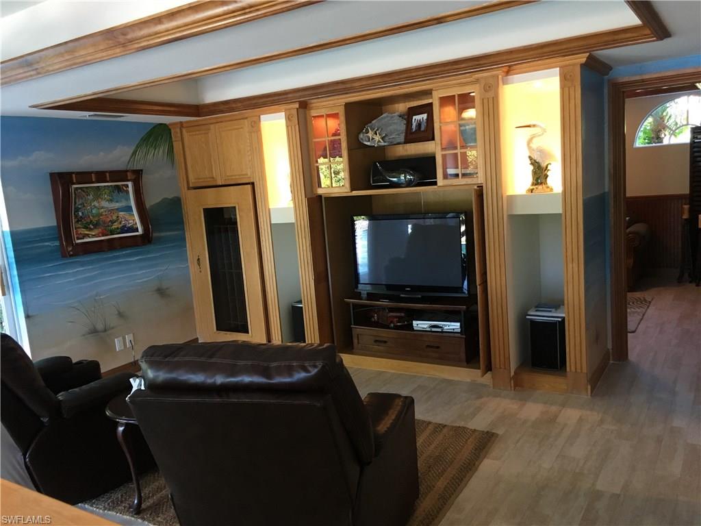 MARCO BEACH - Residential