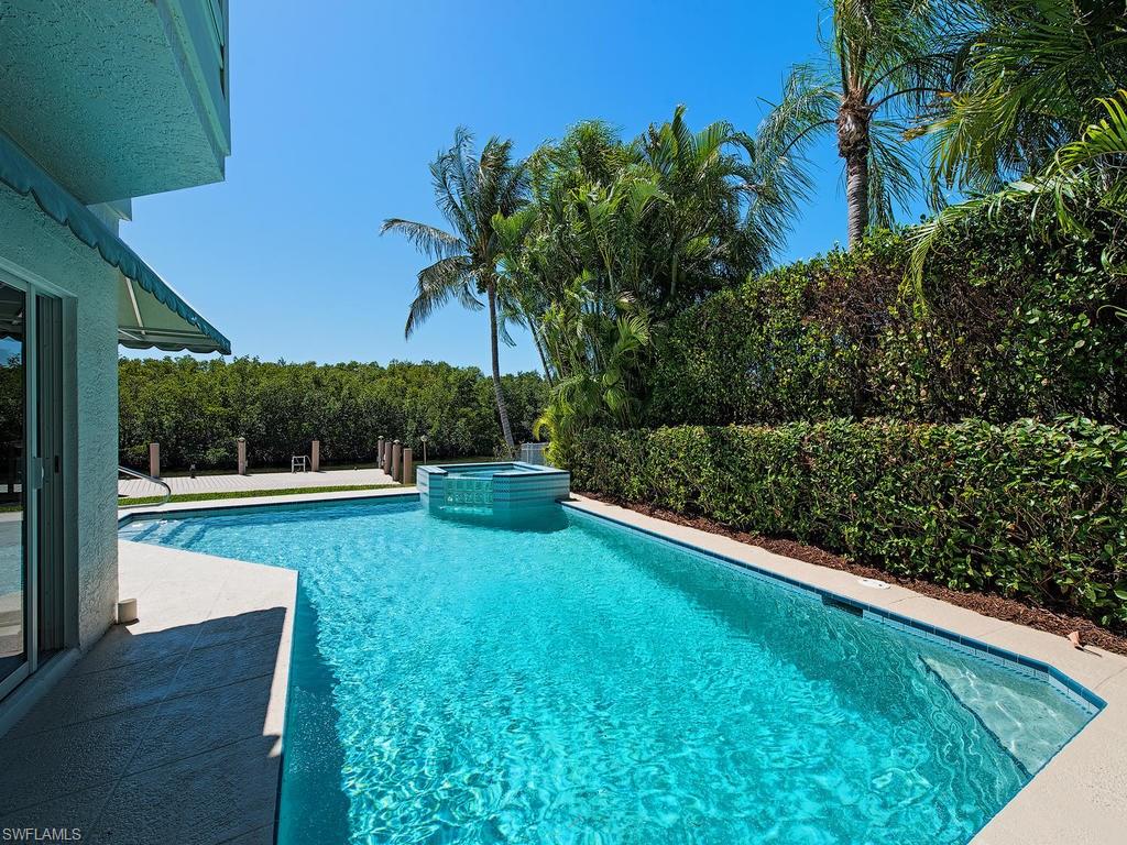 MARCO BEACH - Residential