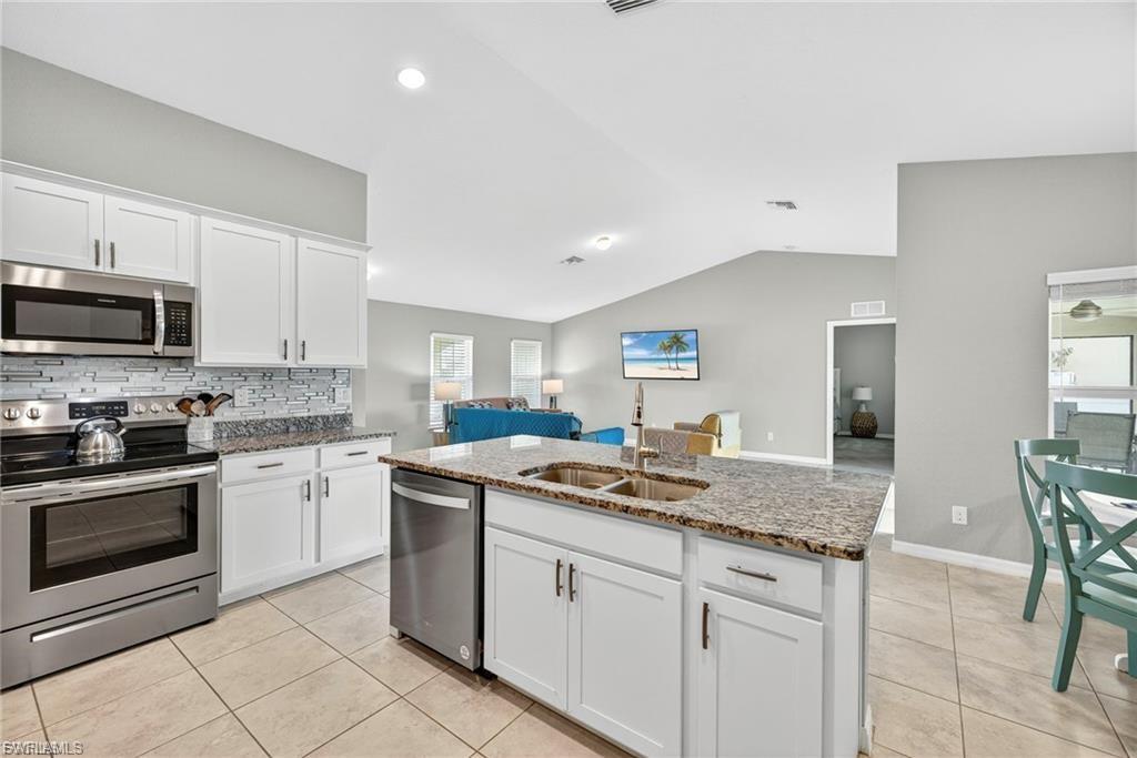 CAPE CORAL - Residential