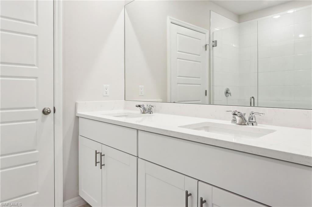 CRESCENT LAKES - Residential