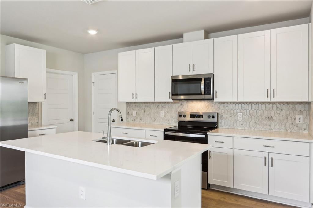 CRESCENT LAKES - Residential