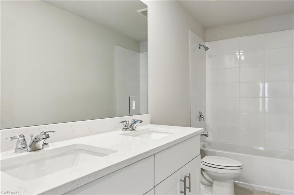 CRESCENT LAKES - Residential